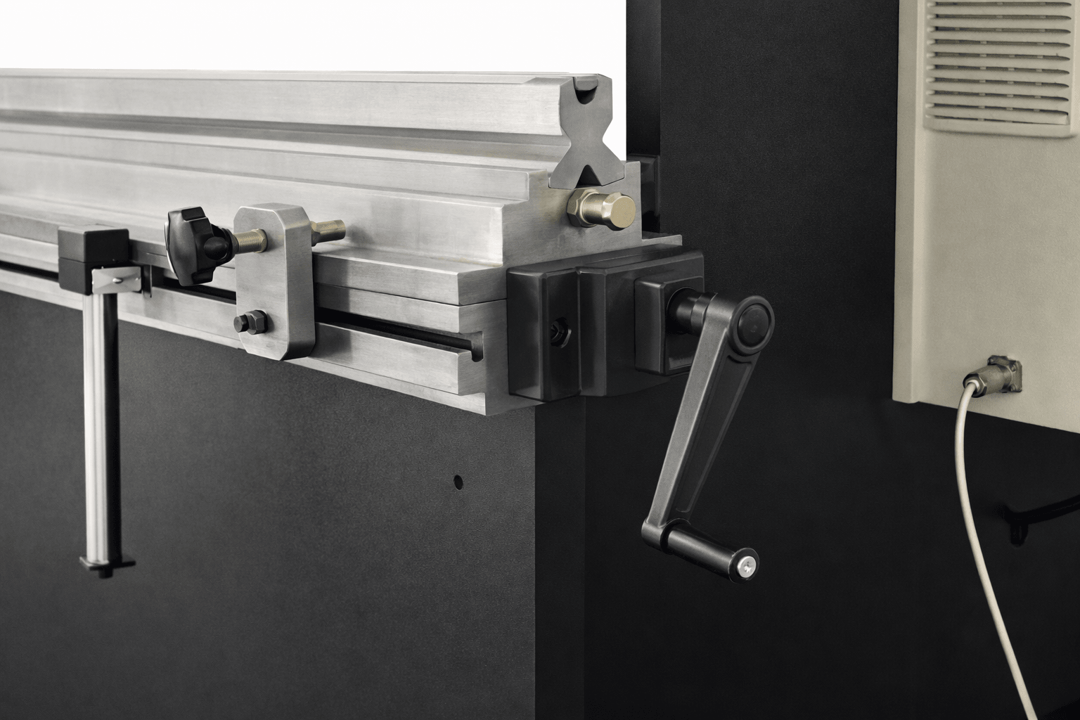 Manual compensation on TPBS servo